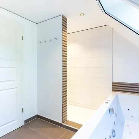 بيت للعطل Strandhaus Huehnergott *