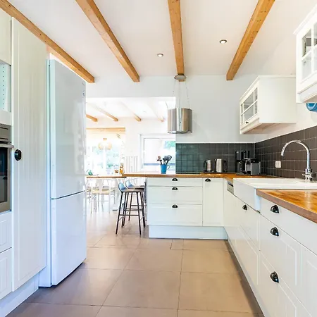 Strandhaus Huehnergott بيت للعطل