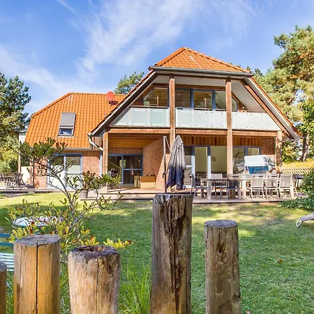 Holiday home Strandhaus Huehnergott